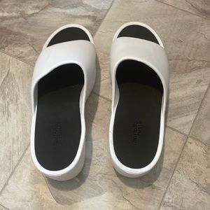 CHARLOTTE RUSSE BRAND NEW SIZE 8